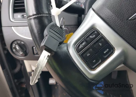 2014 Chrysler Town & Country Touring из США, поврежденный, VIN 2C4RC1BG5ER112479